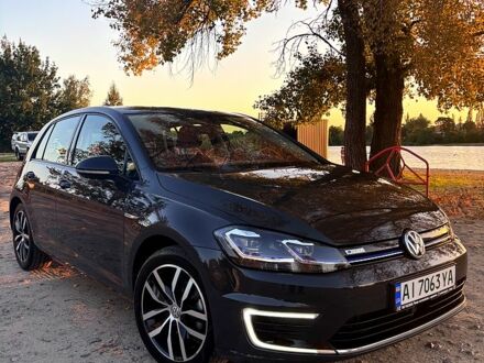 Сірий Фольксваген e-Golf, об'ємом двигуна 0 л та пробігом 93 тис. км за 15000 $, фото 1 на Automoto.ua