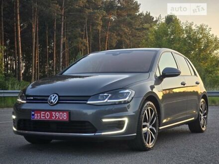 Серый Фольксваген e-Golf, объемом двигателя 0 л и пробегом 64 тыс. км за 17199 $, фото 1 на Automoto.ua