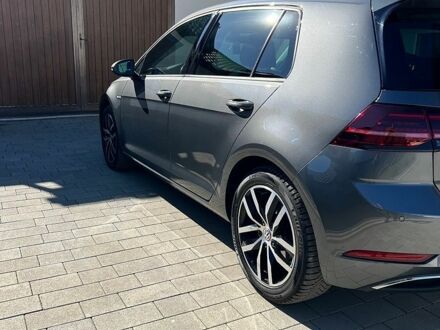 Серый Фольксваген e-Golf, объемом двигателя 0 л и пробегом 120 тыс. км за 15300 $, фото 1 на Automoto.ua