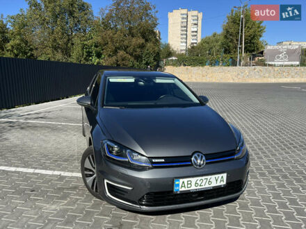 Серый Фольксваген e-Golf, объемом двигателя 0 л и пробегом 96 тыс. км за 16000 $, фото 1 на Automoto.ua