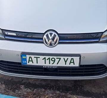Серый Фольксваген e-Golf, объемом двигателя 0 л и пробегом 58 тыс. км за 14000 $, фото 1 на Automoto.ua