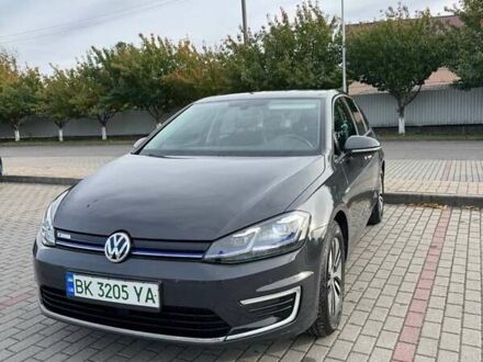 Фольксваген e-Golf 2020 в Сваляве на Automoto.ua Серый Фольксваген e-Golf, объемом двигателя 0 л и пробегом 89 тыс. км за 13450 $, фото 1 на Automoto.ua