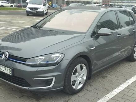 Серый Фольксваген e-Golf, объемом двигателя 0 л и пробегом 150 тыс. км за 15200 $, фото 1 на Automoto.ua