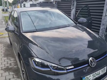 Серый Фольксваген e-Golf, объемом двигателя 0 л и пробегом 55 тыс. км за 15500 $, фото 1 на Automoto.ua
