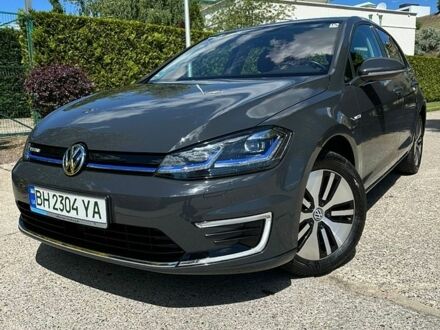 Серый Фольксваген e-Golf, объемом двигателя 0 л и пробегом 43 тыс. км за 14900 $, фото 1 на Automoto.ua