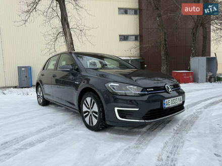 Серый Фольксваген e-Golf, объемом двигателя 0 л и пробегом 53 тыс. км за 13800 $, фото 1 на Automoto.ua