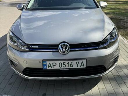 Серый Фольксваген e-Golf, объемом двигателя 0 л и пробегом 50 тыс. км за 15000 $, фото 1 на Automoto.ua