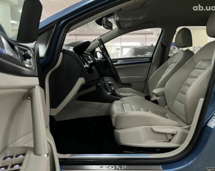 Синий Фольксваген e-Golf, объемом двигателя 0 л и пробегом 131 тыс. км за 13000 $, фото 14 на Automoto.ua