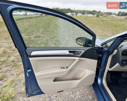 Синий Фольксваген e-Golf, объемом двигателя 0 л и пробегом 73 тыс. км за 8300 $, фото 35 на Automoto.ua