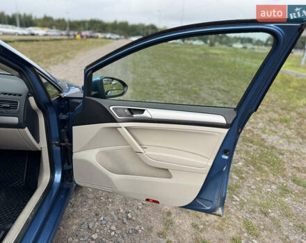 Синий Фольксваген e-Golf, объемом двигателя 0 л и пробегом 73 тыс. км за 8300 $, фото 52 на Automoto.ua