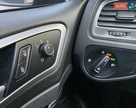 Синий Фольксваген e-Golf, объемом двигателя 0 л и пробегом 124 тыс. км за 8900 $, фото 28 на Automoto.ua