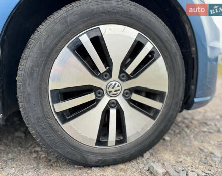 Синий Фольксваген e-Golf, объемом двигателя 0 л и пробегом 73 тыс. км за 8300 $, фото 13 на Automoto.ua