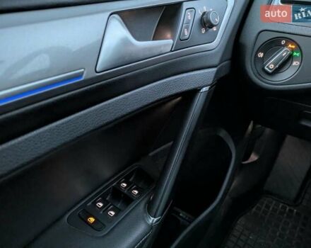 Синий Фольксваген e-Golf, объемом двигателя 0 л и пробегом 150 тыс. км за 7700 $, фото 6 на Automoto.ua