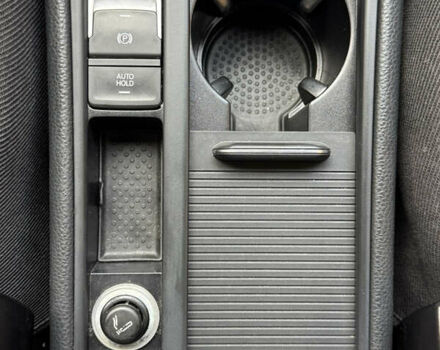 Синій Фольксваген e-Golf, об'ємом двигуна 0 л та пробігом 72 тис. км за 9500 $, фото 31 на Automoto.ua