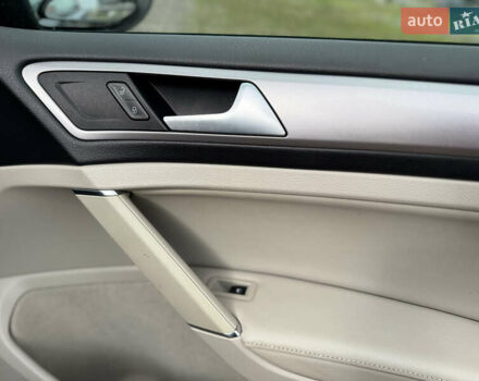 Синий Фольксваген e-Golf, объемом двигателя 0 л и пробегом 73 тыс. км за 8300 $, фото 51 на Automoto.ua