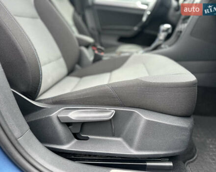 Синий Фольксваген e-Golf, объемом двигателя 0 л и пробегом 168 тыс. км за 7350 $, фото 103 на Automoto.ua