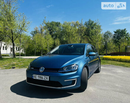 Синий Фольксваген e-Golf, объемом двигателя 0 л и пробегом 143 тыс. км за 11999 $, фото 4 на Automoto.ua