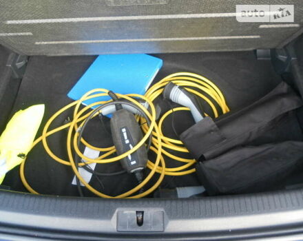 Синий Фольксваген e-Golf, объемом двигателя 0 л и пробегом 88 тыс. км за 9950 $, фото 24 на Automoto.ua