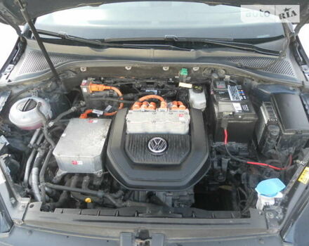 Синий Фольксваген e-Golf, объемом двигателя 0 л и пробегом 88 тыс. км за 9950 $, фото 19 на Automoto.ua