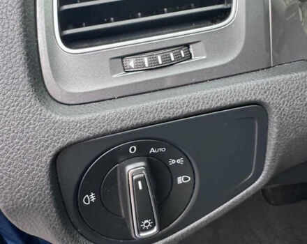 Синий Фольксваген e-Golf, объемом двигателя 0 л и пробегом 99 тыс. км за 9500 $, фото 28 на Automoto.ua