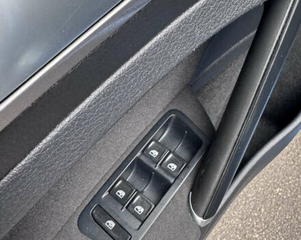 Синий Фольксваген e-Golf, объемом двигателя 0 л и пробегом 99 тыс. км за 9500 $, фото 29 на Automoto.ua