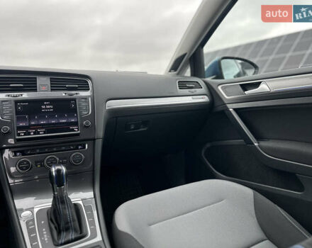 Синий Фольксваген e-Golf, объемом двигателя 0 л и пробегом 168 тыс. км за 7350 $, фото 85 на Automoto.ua