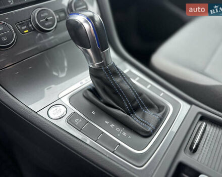 Синий Фольксваген e-Golf, объемом двигателя 0 л и пробегом 168 тыс. км за 7350 $, фото 63 на Automoto.ua