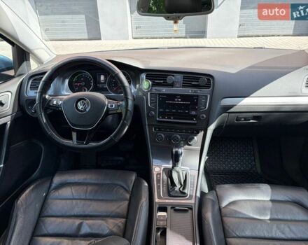 Синий Фольксваген e-Golf, объемом двигателя 0 л и пробегом 165 тыс. км за 9899 $, фото 6 на Automoto.ua