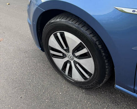Синий Фольксваген e-Golf, объемом двигателя 0 л и пробегом 99 тыс. км за 9500 $, фото 19 на Automoto.ua