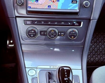 Синий Фольксваген e-Golf, объемом двигателя 0 л и пробегом 200 тыс. км за 9900 $, фото 6 на Automoto.ua