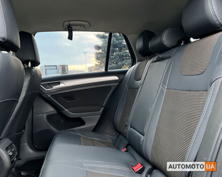 Синий Фольксваген e-Golf, объемом двигателя 24 л и пробегом 24 тыс. км за 8300 $, фото 9 на Automoto.ua