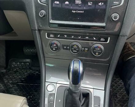 Синий Фольксваген e-Golf, объемом двигателя 0 л и пробегом 105 тыс. км за 11800 $, фото 2 на Automoto.ua