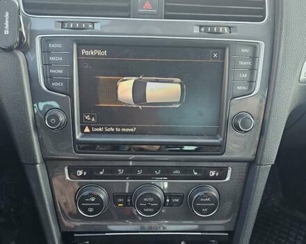 Синий Фольксваген e-Golf, объемом двигателя 0 л и пробегом 90 тыс. км за 11500 $, фото 23 на Automoto.ua