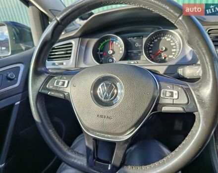 Синий Фольксваген e-Golf, объемом двигателя 0 л и пробегом 74 тыс. км за 12000 $, фото 1 на Automoto.ua