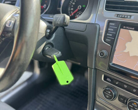 Синий Фольксваген e-Golf, объемом двигателя 0 л и пробегом 195 тыс. км за 7700 $, фото 11 на Automoto.ua