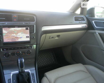 Синий Фольксваген e-Golf, объемом двигателя 0 л и пробегом 88 тыс. км за 9950 $, фото 18 на Automoto.ua