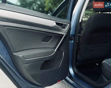 Синий Фольксваген e-Golf, объемом двигателя 0 л и пробегом 132 тыс. км за 9150 $, фото 19 на Automoto.ua