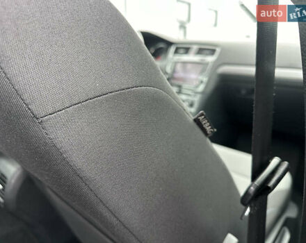 Синий Фольксваген e-Golf, объемом двигателя 0 л и пробегом 168 тыс. км за 7350 $, фото 95 на Automoto.ua