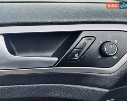 Синий Фольксваген e-Golf, объемом двигателя 0 л и пробегом 132 тыс. км за 9150 $, фото 11 на Automoto.ua