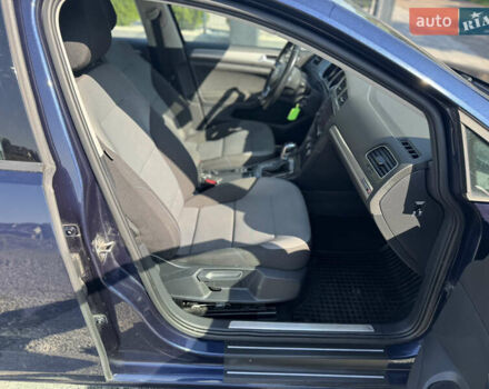 Синий Фольксваген e-Golf, объемом двигателя 0 л и пробегом 195 тыс. км за 7700 $, фото 26 на Automoto.ua