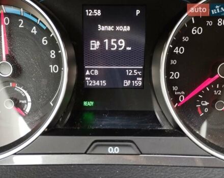 Синий Фольксваген e-Golf, объемом двигателя 0 л и пробегом 123 тыс. км за 8950 $, фото 13 на Automoto.ua