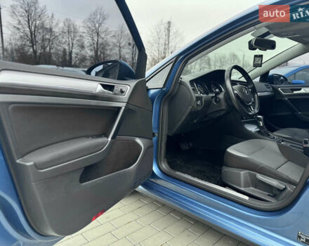 Синий Фольксваген e-Golf, объемом двигателя 0 л и пробегом 71 тыс. км за 8200 $, фото 23 на Automoto.ua