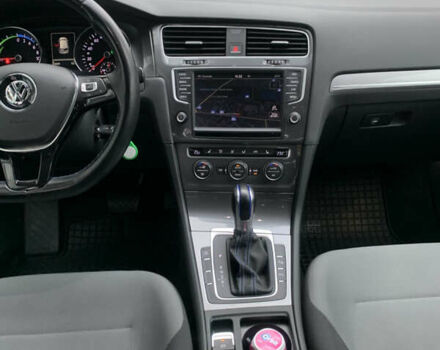 Синий Фольксваген e-Golf, объемом двигателя 0 л и пробегом 63 тыс. км за 9500 $, фото 16 на Automoto.ua