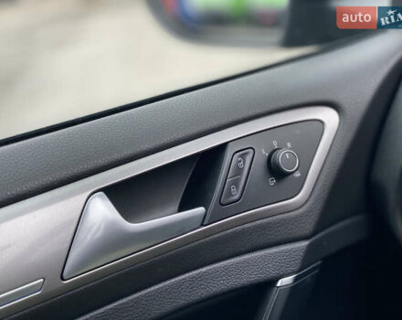 Синий Фольксваген e-Golf, объемом двигателя 0 л и пробегом 159 тыс. км за 7899 $, фото 46 на Automoto.ua