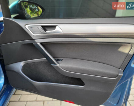 Синий Фольксваген e-Golf, объемом двигателя 0 л и пробегом 100 тыс. км за 8000 $, фото 28 на Automoto.ua