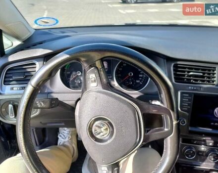 Синий Фольксваген e-Golf, объемом двигателя 0 л и пробегом 183 тыс. км за 10990 $, фото 4 на Automoto.ua