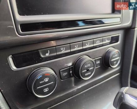 Синий Фольксваген e-Golf, объемом двигателя 0 л и пробегом 86 тыс. км за 10333 $, фото 38 на Automoto.ua