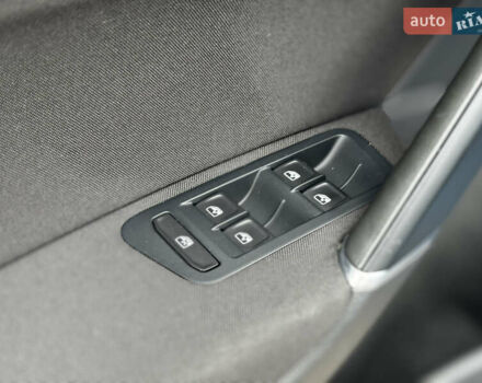 Синій Фольксваген e-Golf, об'ємом двигуна 0 л та пробігом 55 тис. км за 9300 $, фото 28 на Automoto.ua