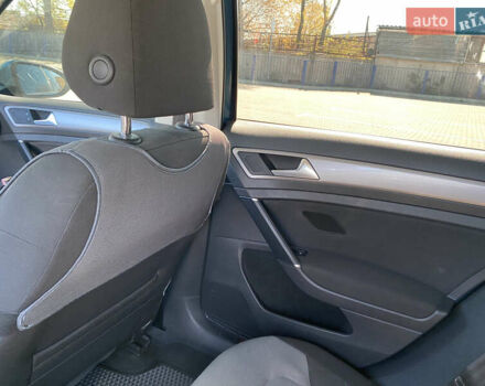 Синий Фольксваген e-Golf, объемом двигателя 0 л и пробегом 55 тыс. км за 14100 $, фото 23 на Automoto.ua