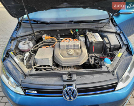 Синий Фольксваген e-Golf, объемом двигателя 0 л и пробегом 100 тыс. км за 8000 $, фото 11 на Automoto.ua